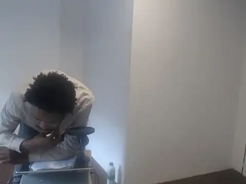 Snapshot of Mastertopdome chatting on 10/15/25, 12:46 Mastertopdome online show from 10/15/25, 12:46