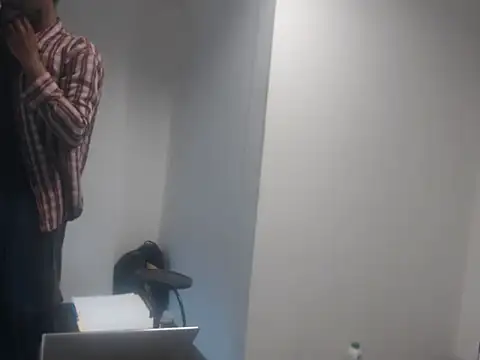 Snapshot of Mastertopdome chatting on 10/24/25, 02:49 Mastertopdome online show from 10/24/25, 02:49