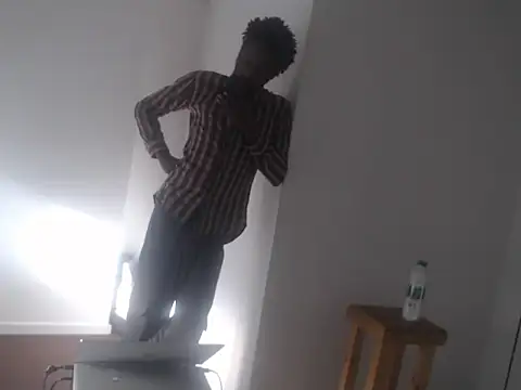 Snapshot of Mastertopdome chatting on 10/07/25, 11:22 Mastertopdome online show from 10/07/25, 11:22