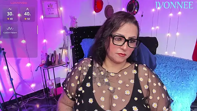 Ivonnee   online show from 02/07/26, 10:12