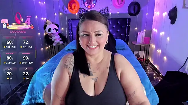 Ivonnee   online show from 12/18/25, 12:05