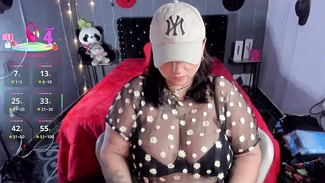 Ivonnee   online show from 11/16/25, 01:21