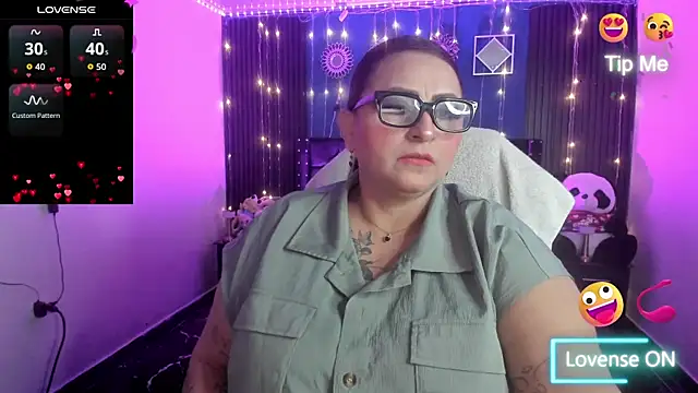 Ivonnee   online show from 04/11/26, 03:47