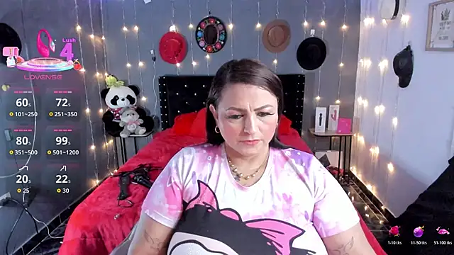 Ivonnee   online show from 11/12/25, 10:57