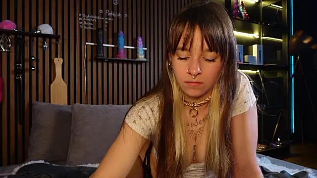 Izzy Inked online show from 03/23/26, 02:17