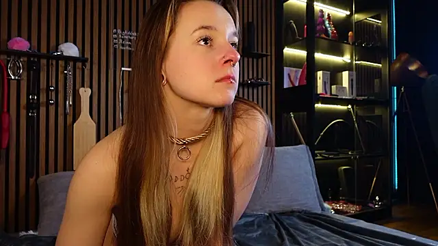 Izzy Inked online show from 03/18/26, 08:21