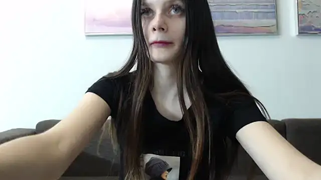 Snapshot of Effi_18 chatting on 01/21/25, 08:32 Effi 18 online show from 01/21/25, 08:32