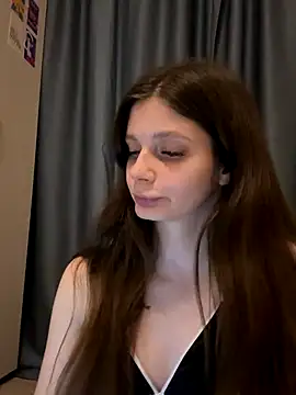 Snapshot of Effi_18 chatting on 10/11/25, 06:42 Effi 18 online show from 10/11/25, 06:42