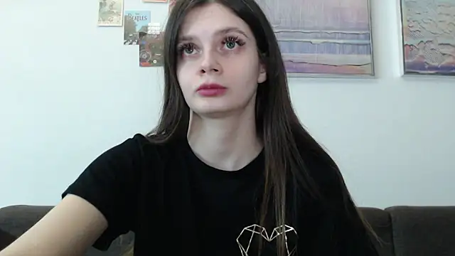 Snapshot of Effi_18 chatting on 03/04/25, 05:34 Effi 18 online show from 03/04/25, 05:34