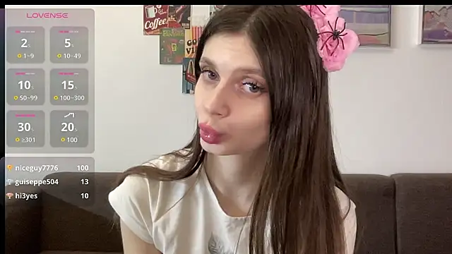 Snapshot of Effi_18 chatting on 03/07/25, 12:26 Effi 18 online show from 03/07/25, 12:26
