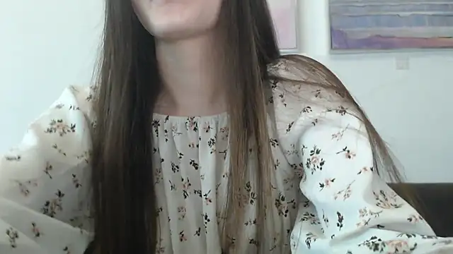 Snapshot of Effi_18 chatting on 02/16/25, 05:04 Effi 18 online show from 02/16/25, 05:04