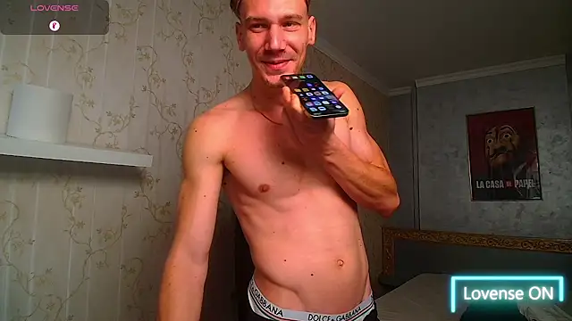 Snapshot of MateoBenjaminX chatting on 11/18/25, 06:06 MateoBenjaminX online show from 11/18/25, 06:06