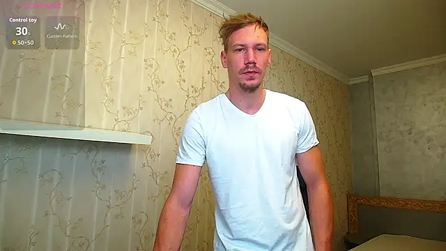 Snapshot of MateoBenjaminX chatting on 10/11/25, 05:52 MateoBenjaminX online show from 10/11/25, 05:52