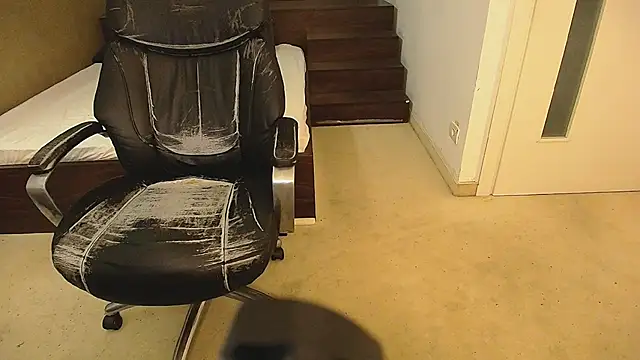 Snapshot of MateoBenjaminX chatting on 03/18/25, 08:05 MateoBenjaminX online show from 03/18/25, 08:05