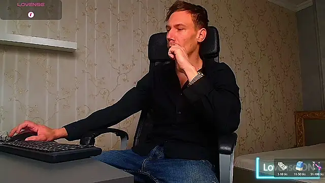 Snapshot of MateoBenjaminX chatting on 11/12/25, 07:12 MateoBenjaminX online show from 11/12/25, 07:12