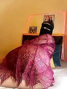 Snapshot of Lina_lolo chatting on 03/22/25, 02:37 Lina lolo online show from 03/22/25, 02:37