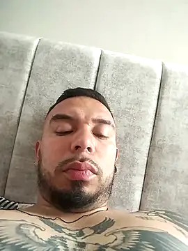 Snapshot of xxierra chatting on 11/30/25, 11:33 xxierra online show from 11/30/25, 11:33