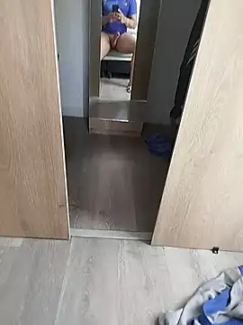 Snapshot of xxierra chatting on 10/28/25, 03:44 xxierra online show from 10/28/25, 03:44