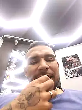 Snapshot of xxierra chatting on 01/12/25, 12:49 xxierra online show from 01/12/25, 12:49