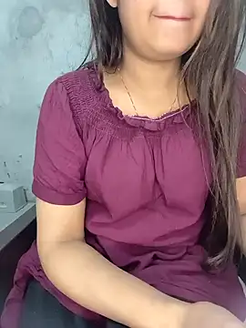Snapshot of Shanaya_Hotty chatting on 01/26/25, 10:35 Shanaya Hotty online show from 01/26/25, 10:35