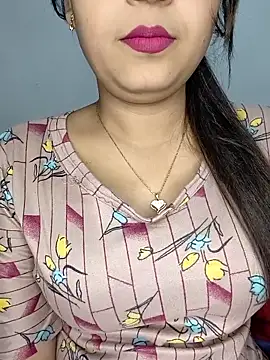 Shanaya Hotty online show from 12/17/25, 08:58