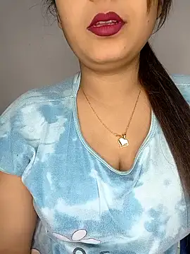 Shanaya Hotty online show from 11/24/25, 08:09