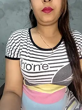 Snapshot of Shanaya_Hotty chatting on 03/12/25, 11:43 Shanaya Hotty online show from 03/12/25, 11:43