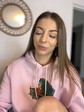 Mia Ethan online show from 10/15/25, 09:39