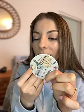 Mia Ethan online show from 11/01/25, 11:26