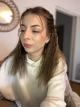 Mia Ethan online show from 11/11/25, 10:21