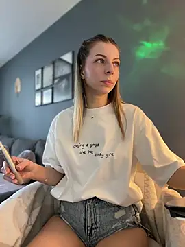 Mia Ethan online show from 07/25/26, 11:38