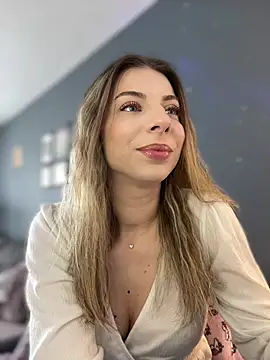 Mia Ethan online show from 03/28/26, 08:04