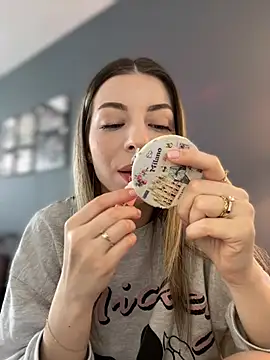 Mia Ethan online show from 04/23/26, 10:11