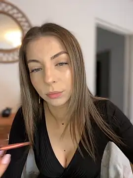 Mia Ethan online show from 11/02/25, 07:35