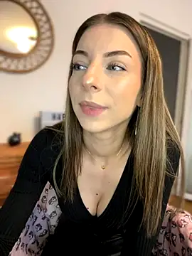 Mia Ethan online show from 10/07/25, 09:43