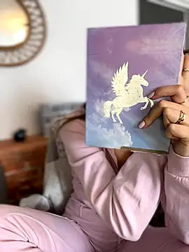 Mia Ethan online show from 10/23/25, 08:24