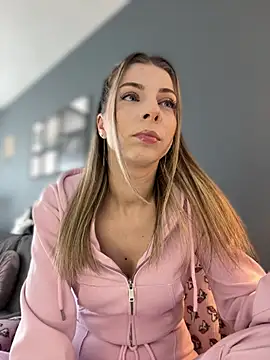 Mia Ethan online show from 03/10/26, 08:51