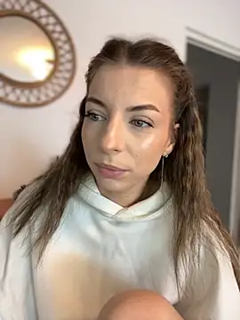 Mia Ethan online show from 10/05/25, 09:11