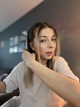 Mia Ethan online show from 05/27/26, 12:01