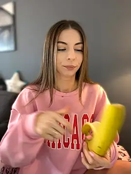 Mia Ethan online show from 11/25/25, 08:14