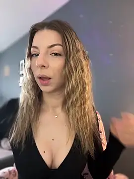 Mia Ethan online show from 04/07/26, 06:59