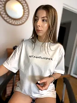 Mia Ethan online show from 09/11/25, 11:32