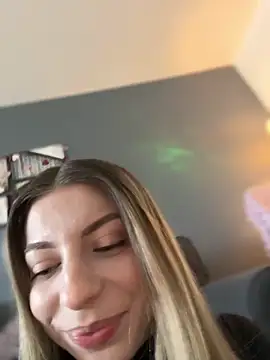 Mia Ethan online show from 04/23/26, 12:29