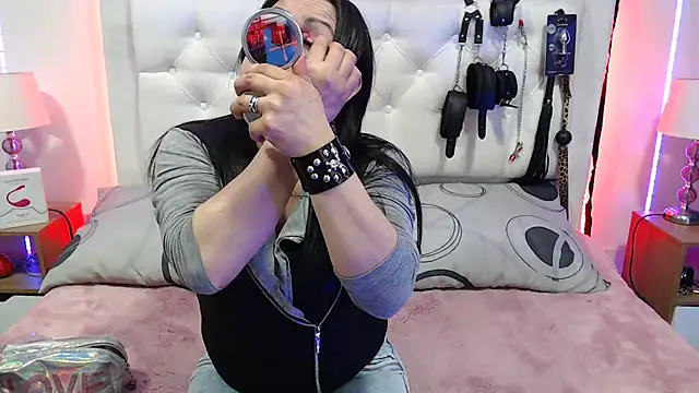 jescaoporto4 online show from 11/29/25, 07:47