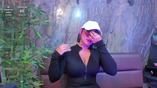 Alahia Dangelo online show from 11/17/25, 05:28