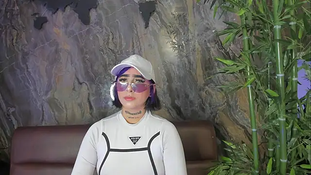 Alahia Dangelo online show from 11/15/25, 05:28