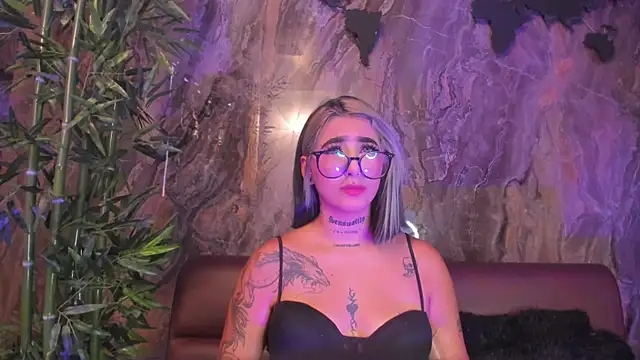 Alahia Dangelo online show from 10/16/25, 05:32