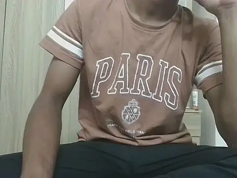 Snapshot of couple3_1_8 chatting on 10/19/25, 03:59 couple3 1 8 online show from 10/19/25, 03:59