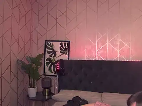 Snapshot of ValentinaBouxBabestation chatting on 12/15/24, 09:09 ValentinaBouxBabestation online show from 12/15/24, 09:09