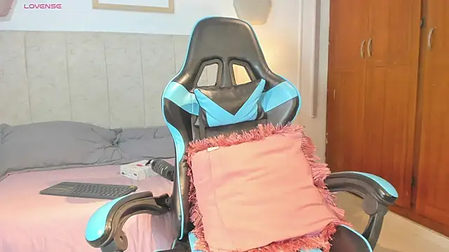  maria foxx  online show from 04/10/26, 04:47